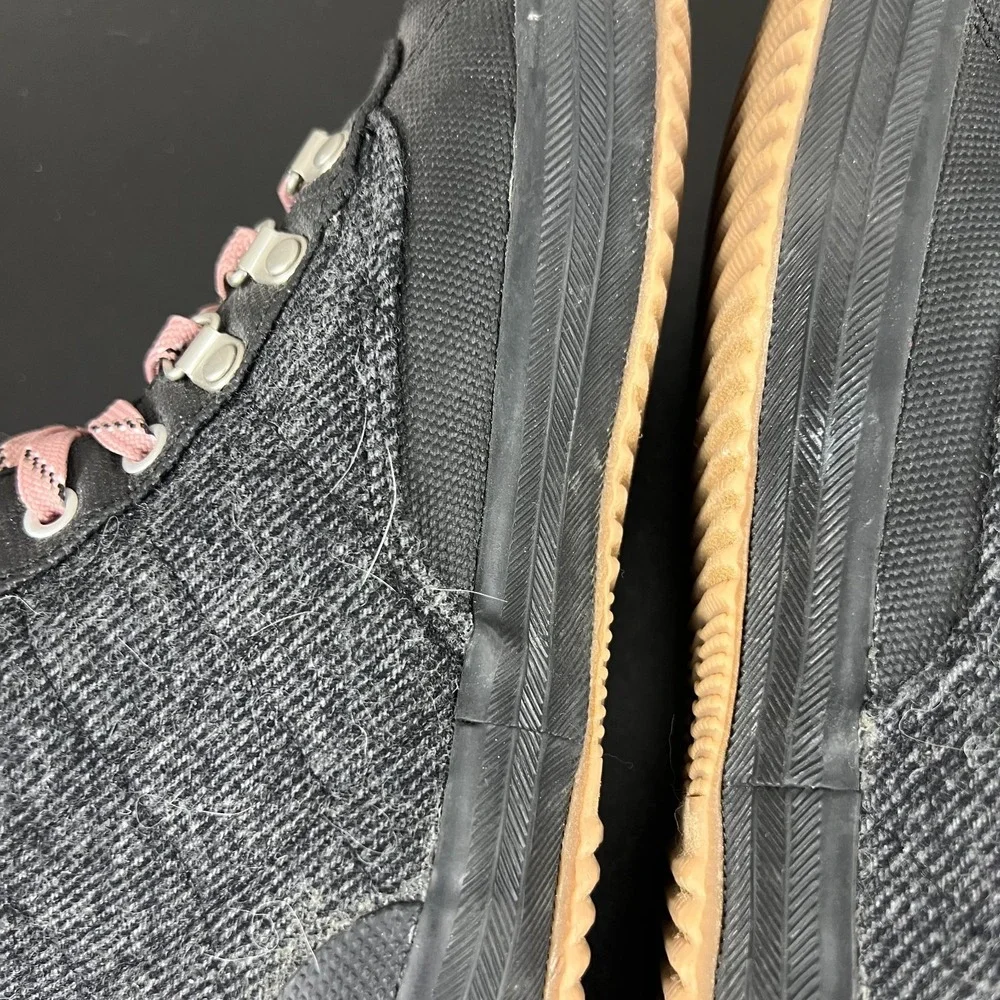 Keds Lace Up Ankle Boots Women's Size 9.5 Gray Black Casual Comfort Fleece Lined